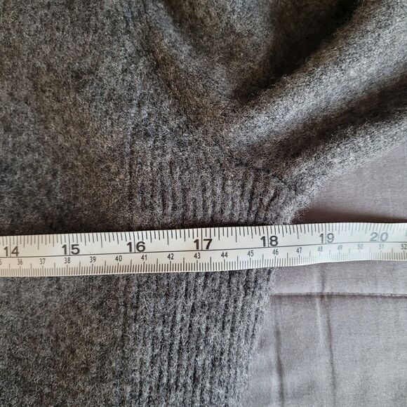 Athleta Cashmere Wool Cardigan Size Small Gray Spirit Wrap Duster Pocket Thermal - Picture 6 of 8